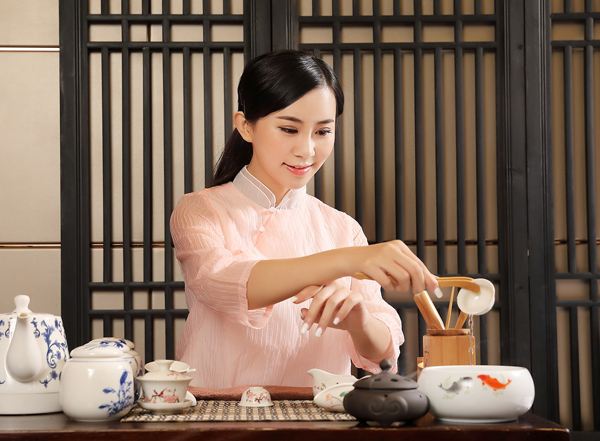 经常去天津河东靠谱男士会馆，这家私藏已久的店推荐给你